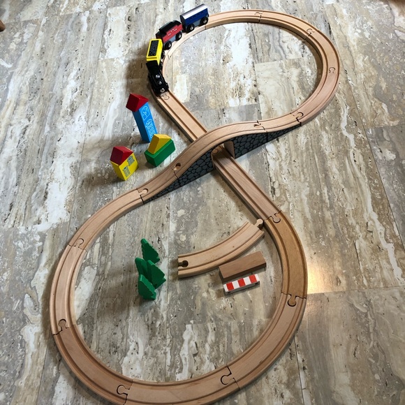 Imaginarium Figure 8 Wooden Train Set. Ideal Beginner’s Set. - Picture 10 of 10